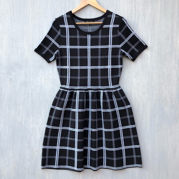 Romeo & Juliet Couture Dresses & Skirts - Romeo & Juliet Couture windowpane sweater dress L